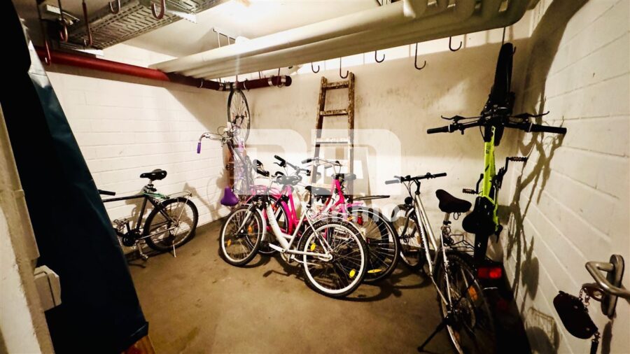 Schöne Eigentumswohnung in gefragter Wohnlage mit Balkon / Tiefgarage und Parkanlage - Fahrradkeller